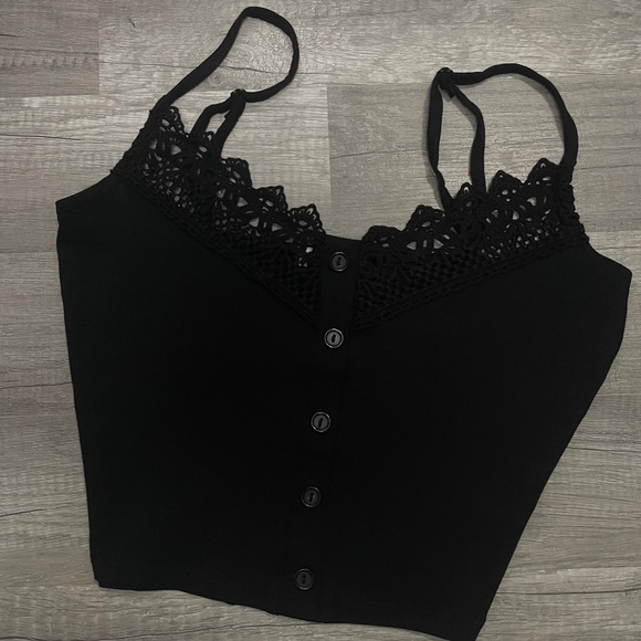 ✨NEW✨ Lace and Buttons Cami Black - Picture 2 of 3